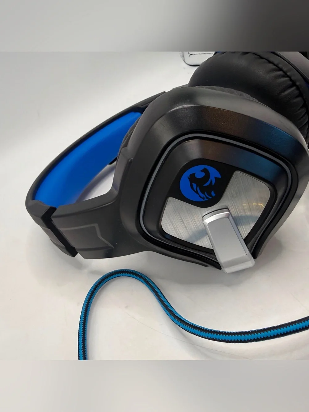 N/A black blue